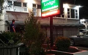 Admirals Lodge